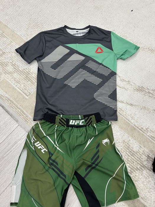 Перчатки,шлем для бокса(и форма )