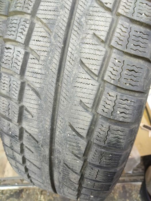 Продавам 4бр зимни гуми 225 65 16 С, 7+мм грайфер