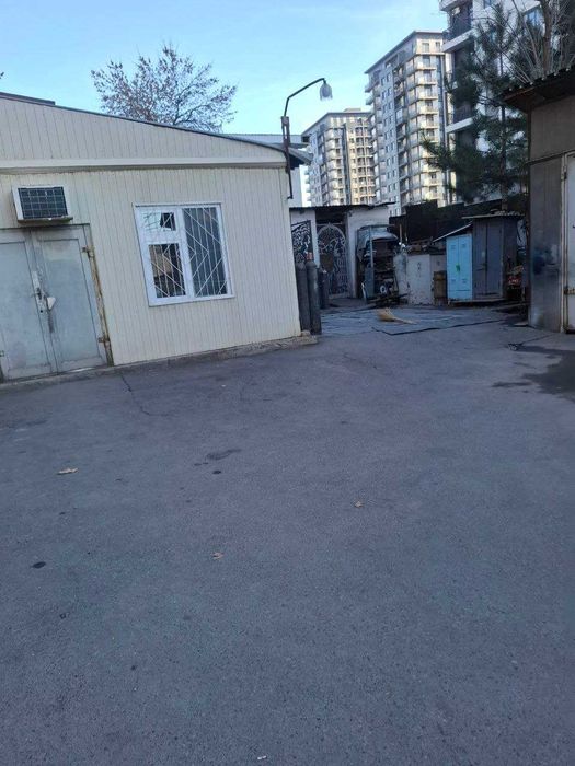 Продаётся земля с нежилым зданием