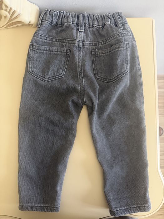 Продам детские джинсы