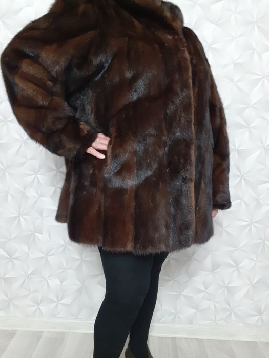 Продам норковую шубу