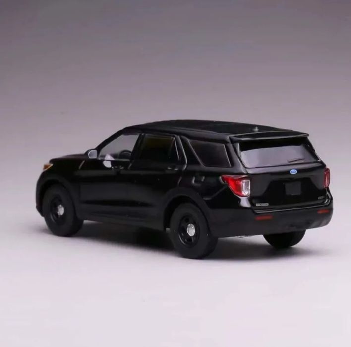 Модель Ford Explorer police interceptor в масштабе 1:64