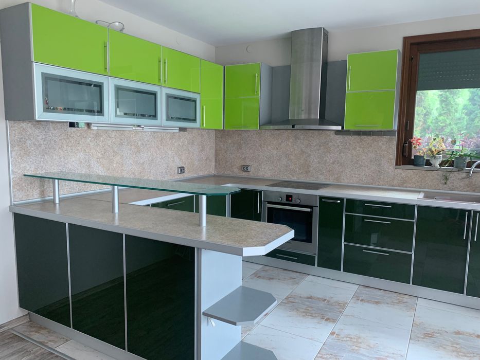 Продавам голяма кухня Варна