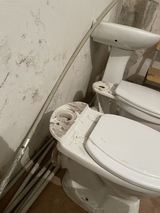 Продам унитазы в хорошем состоянии