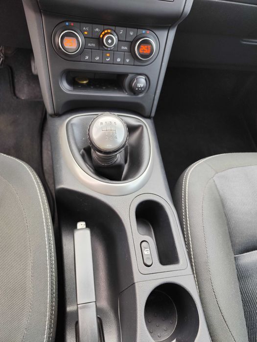 Продавам Нисан Кашкай J10 фейслифт 2012