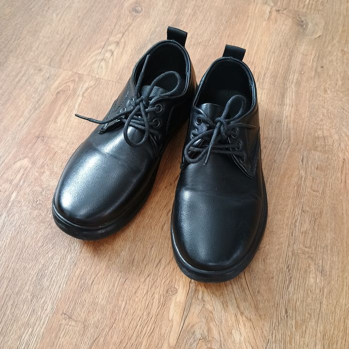 Vând papuci băieți mărimea 32, evenimente, incaltaminte