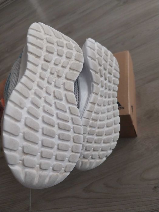 Маратонки за момче номер 22