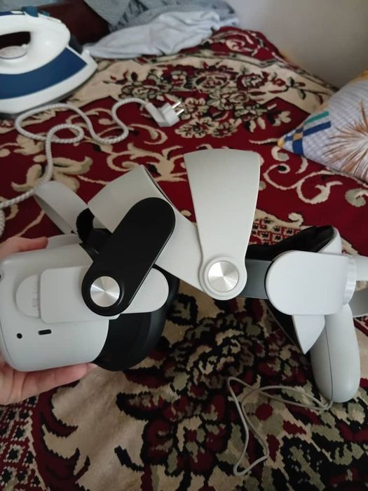 Продаю VR очки Oculus quest 2