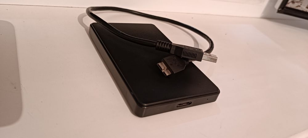 Внешний жёстки диск 1Tb