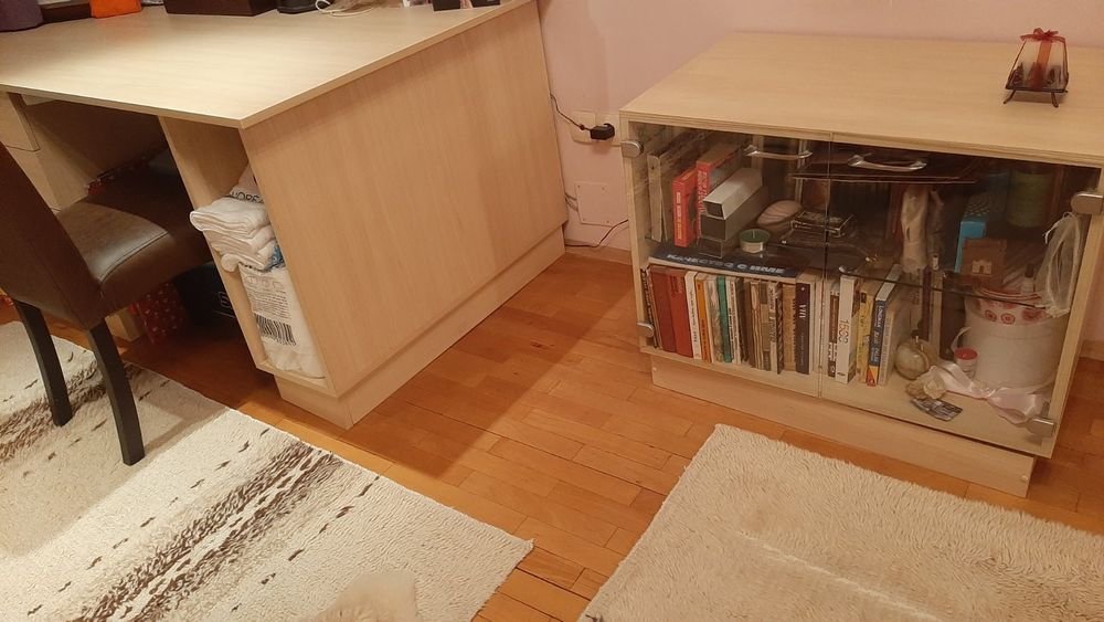 Предлагам обзавеждане на детска стая в много добро състояние с твърд м