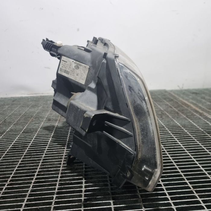 Far Stanga Dacia Sandero 2 2012 - 2016 Hatchback 4 Usi (1424) Fara xenon