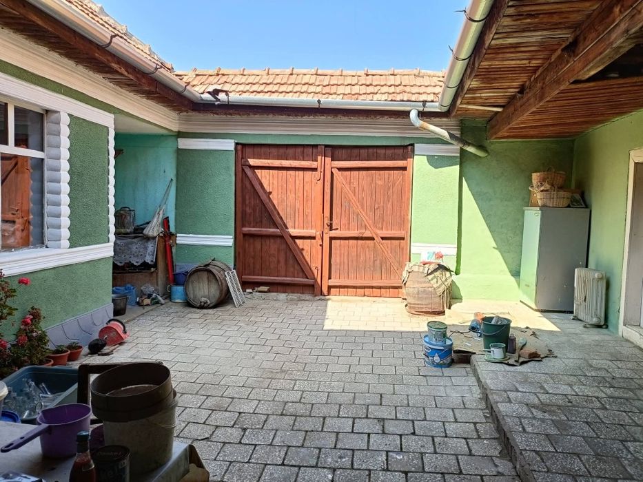 Casa și teren la munte