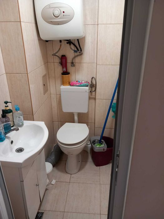 Închiriez  garsonierra