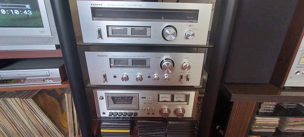 Продам Sanyo 30 серия