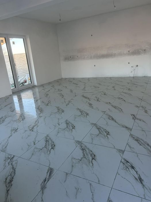 Vand casa in loc.Livada de Bihor