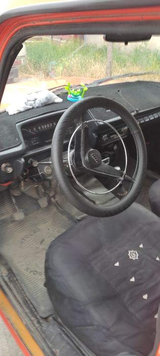Машина масквич 412 сотилади