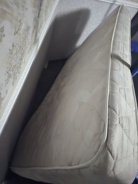 Матрас отдам бесплатно