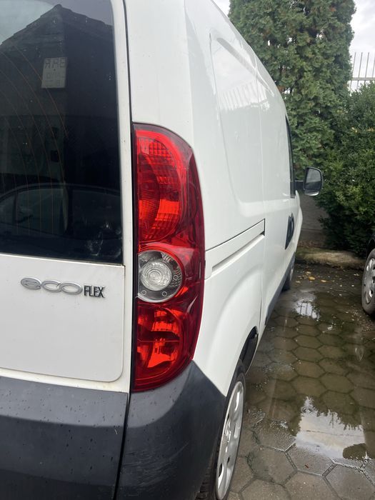 stop stanga/dreapta opel combo 2013