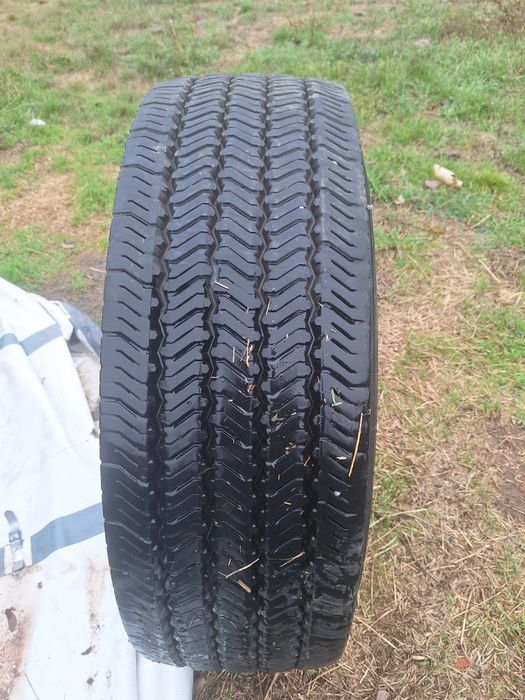 Vand cauciucuri camion (michelin/continental)