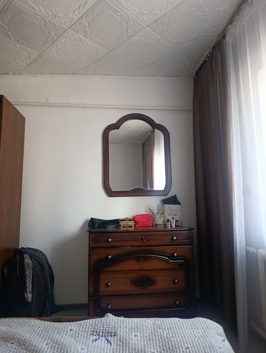 Комод с зеркалом