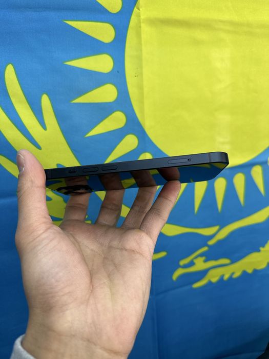 iPhone 13 телефон