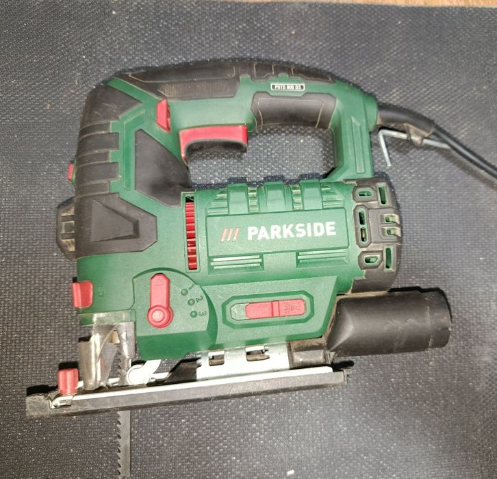 Vând fierăstrău pendular Parkside PSTD 800 D3