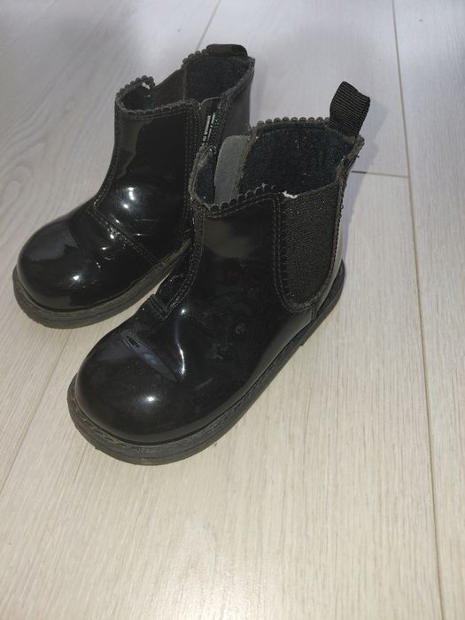 Vând botine fete marimea 24 H&M