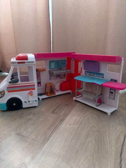 Скорая помощь Barbie оригинал