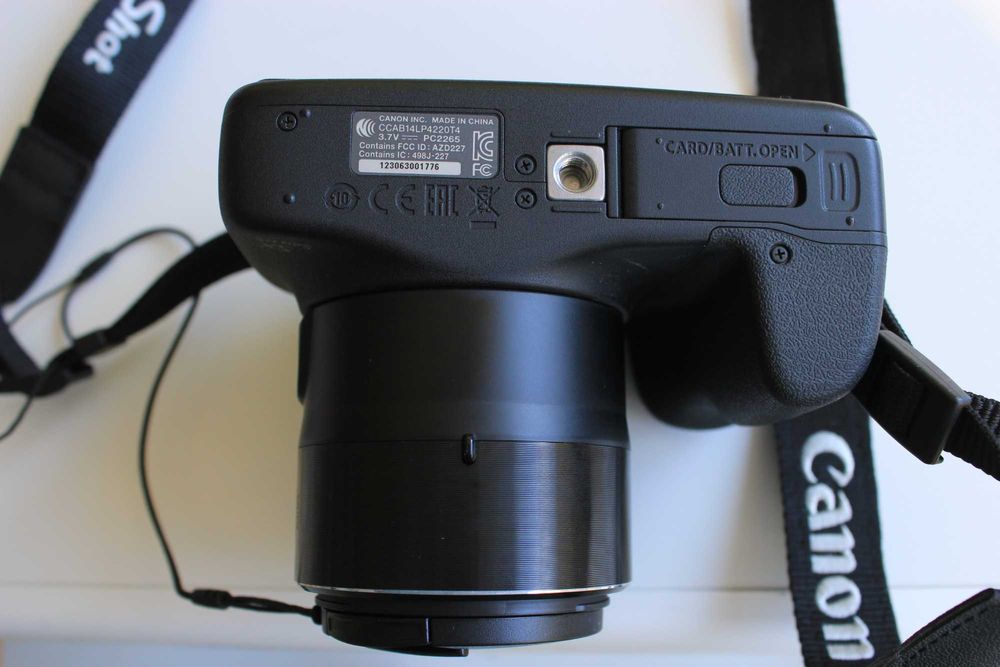 Canon PowerShot SX540 HS-4,3–215,0 mm (35 mm еквивалент: 24 – 1200 mm)