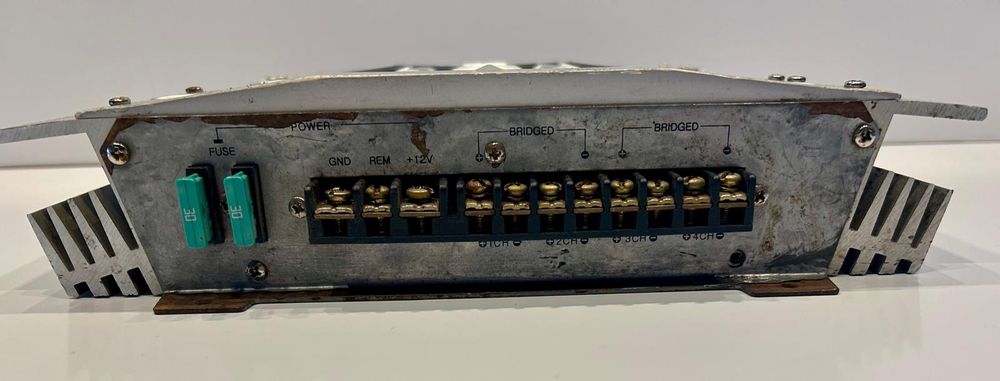 Vand amplificator statie auto Toxic TX-800N