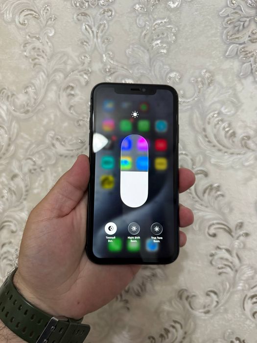 Айфон 11 64гб продам