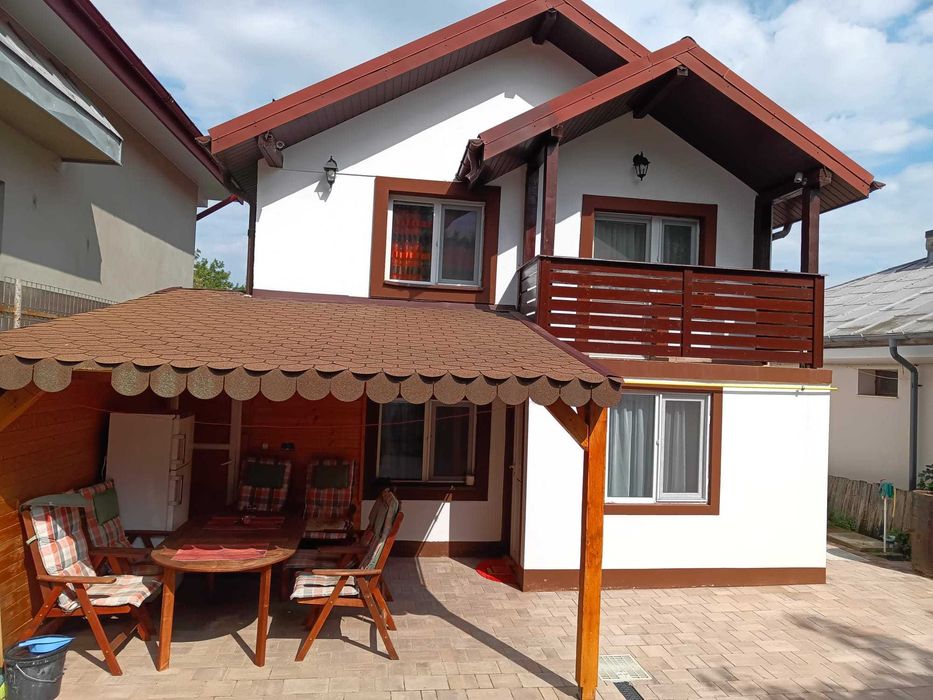 Proprietar inchiriez vila a Copou-Sararie (Exclusive) 5+ camere