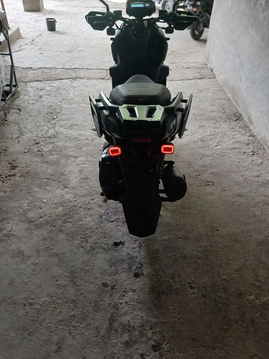 Sroʻchni sotilad skuter Tank GST