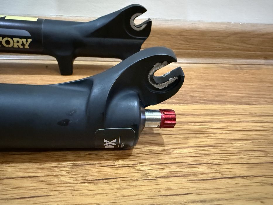 Вилка SR Suntour XCR AIR 29