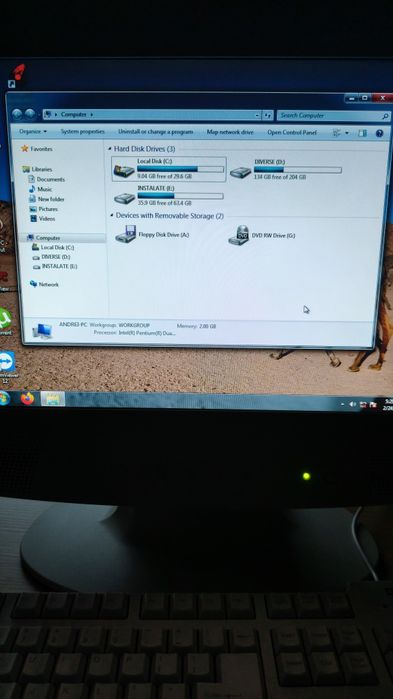 Vând Calculator + monitor.