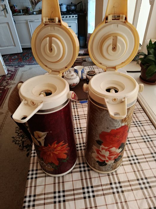 Термос два штуки в хорошем состоянии