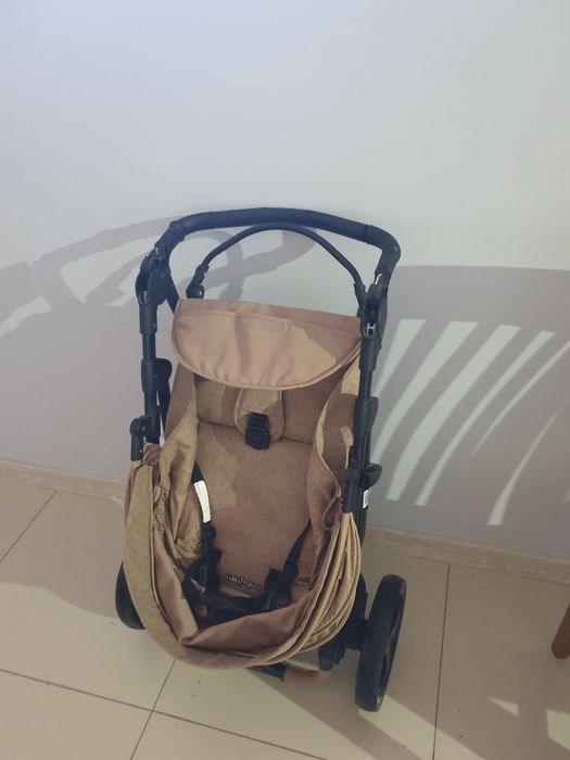 Коляска для малышей