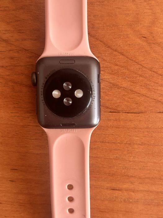 продам apple watch 3 series 38mm