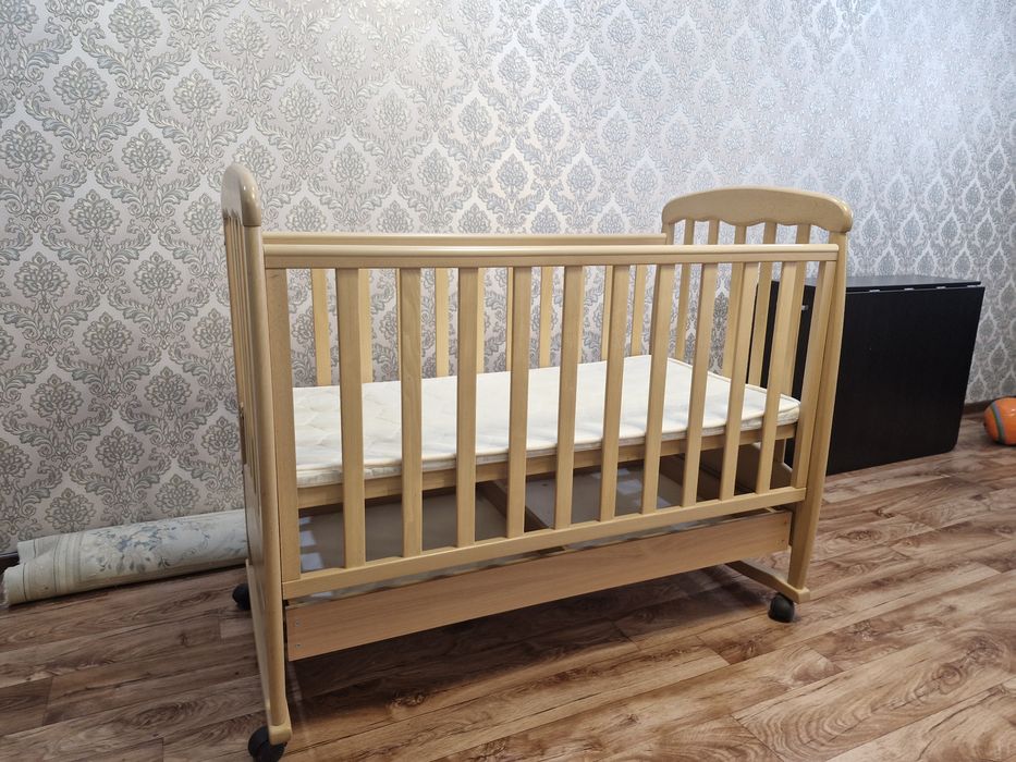 Продаётся Детская кроватка.
