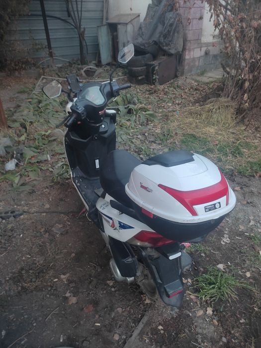 Продам мопед м8 про 150 кубов