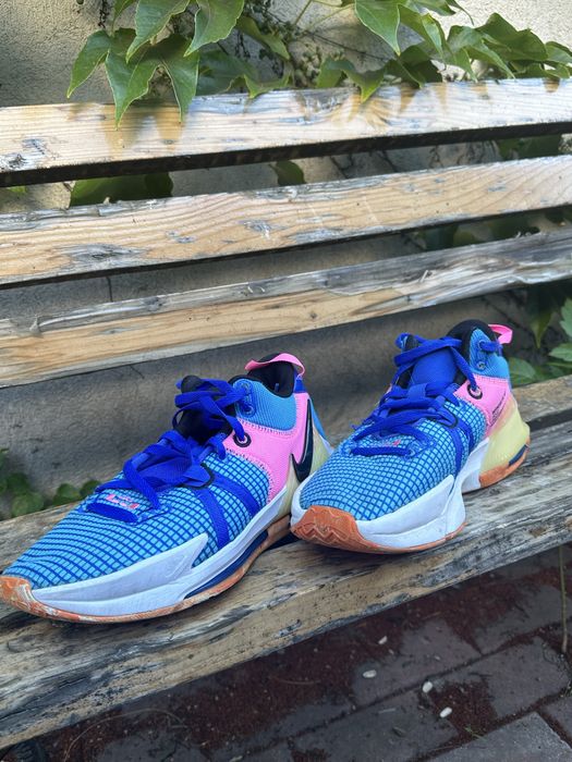 Lebron Witness VII