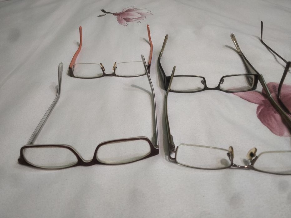 Vînd rame ochelari pt.damă și copii.