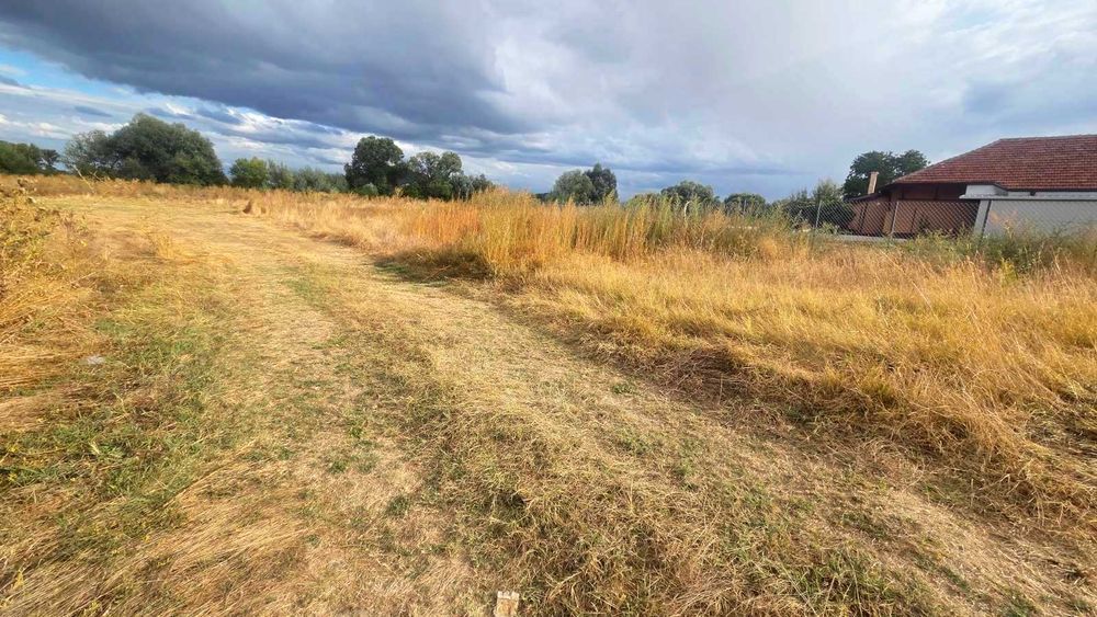 Урегулиран поземлен имот в село Долна Малина София област