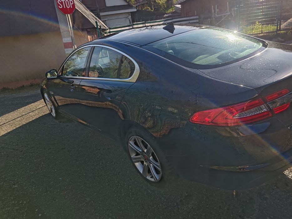 Jaguar XF Luxury 2015 2.2 200cp