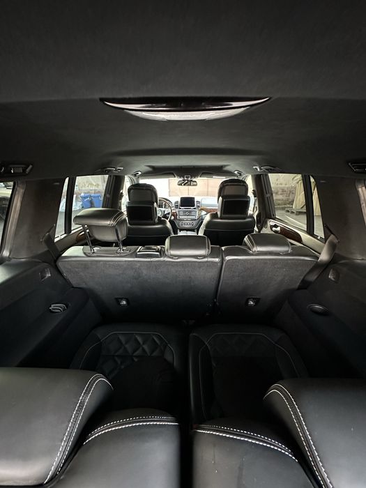Mercedes Benz GLS500