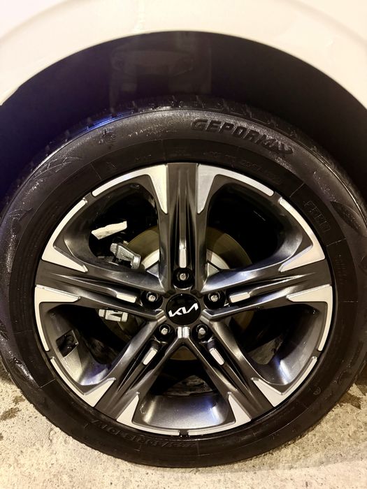 Продоеться новая Киа К5