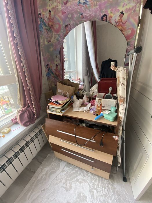 Комод с зеркалом