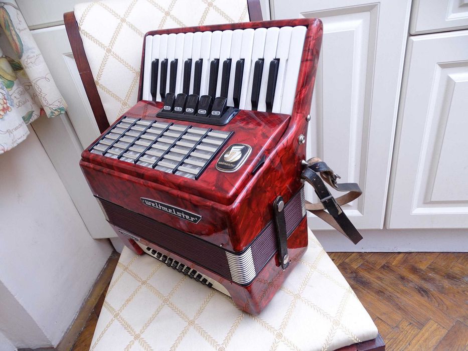 Акордеон Велтмайстер Стела 40 баса