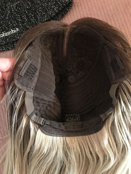 Peruca din fibra termo