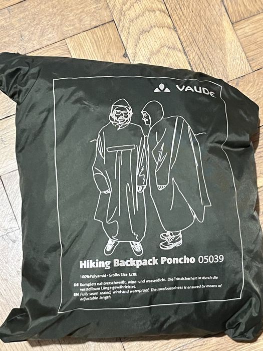 Дъждобран Vaude за преходи